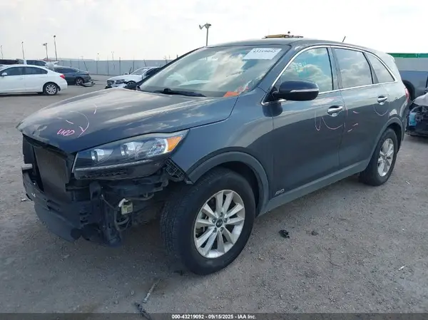5XYPGDA50KG470263 2019 KIA SORENTO - Image 2
