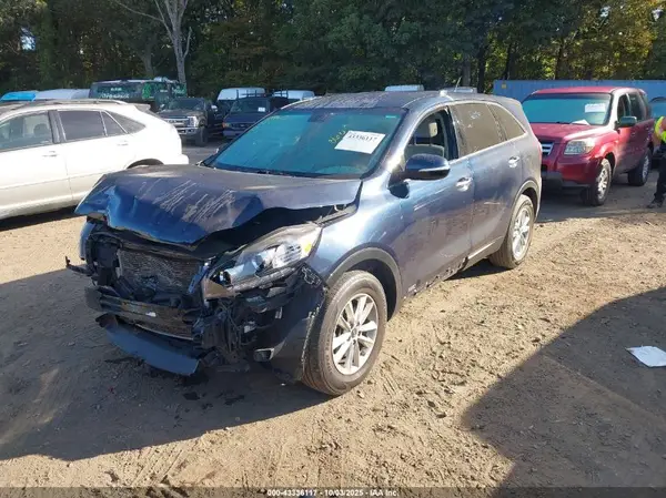 5XYPGDA50KG479917 2019 KIA SORENTO - Image 2