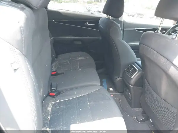 5XYPGDA50KG482543 2019 KIA SORENTO - Image 8