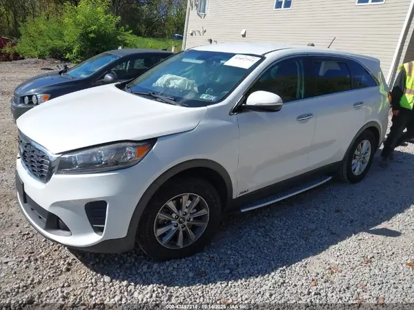 5XYPGDA50KG483871 2019 KIA SORENTO - Image 2