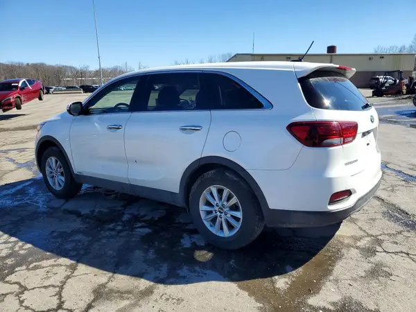 5XYPGDA50KG487516 2019 KIA SORENTO - Image 2