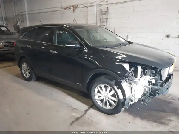 5XYPGDA50KG487841 2019 KIA SORENTO - Image 1