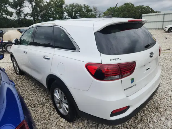 5XYPGDA50KG497558 2019 KIA SORENTO - Image 2