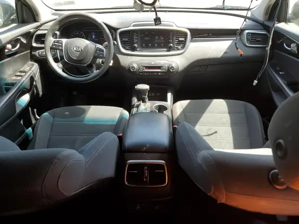 5XYPGDA50KG522992 2019 KIA SORENTO - Image 8