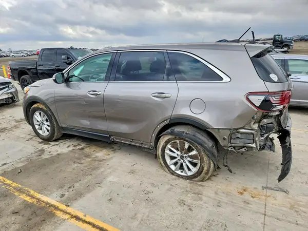 5XYPGDA50KG526508 2019 KIA SORENTO - Image 2