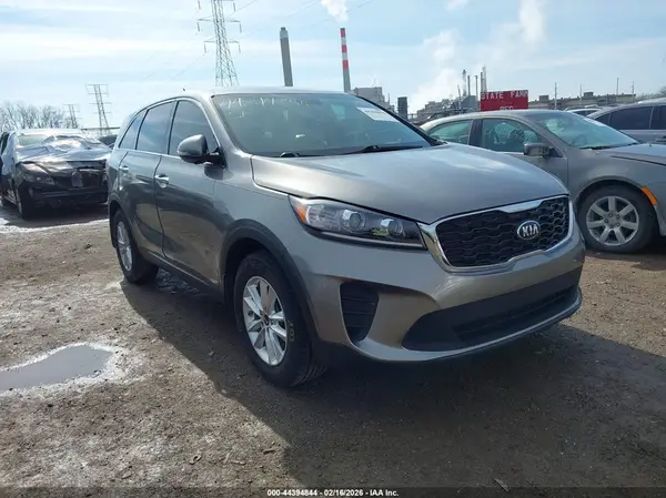 5XYPGDA50KG551909 2019 KIA SORENTO - Image 1