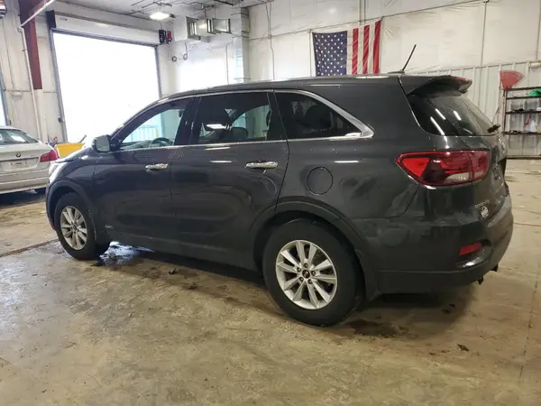 5XYPGDA50KG556172 2019 KIA SORENTO - Image 2