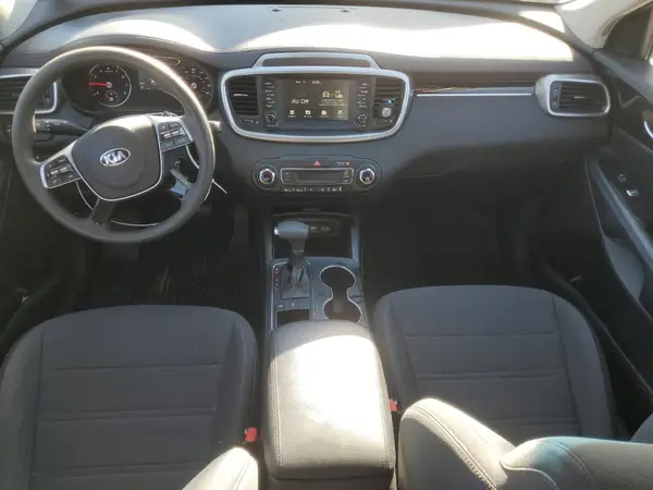5XYPGDA50KG561257 2019 KIA SORENTO - Image 8