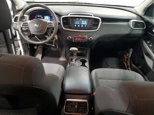 5XYPGDA50KG562070 2019 KIA SORENTO - Image 8
