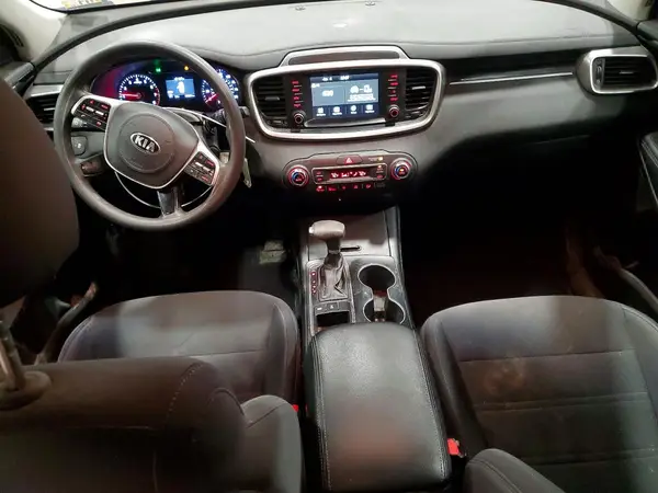 5XYPGDA50KG564014 2019 KIA SORENTO - Image 8