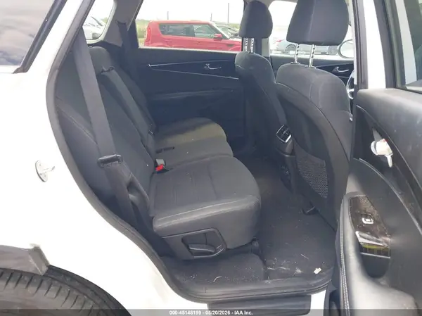 5XYPGDA50KG582707 2019 KIA SORENTO - Image 8