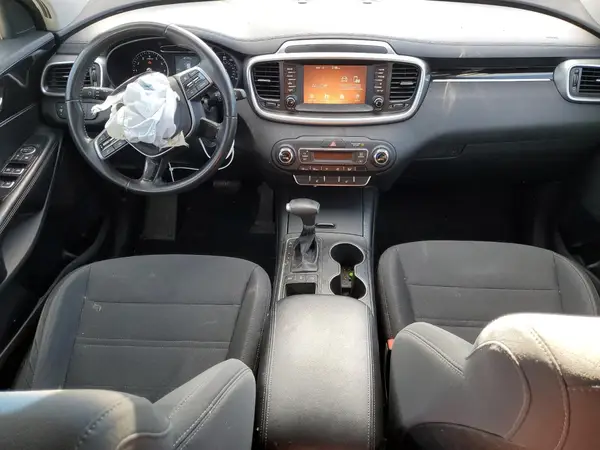 5XYPGDA50KG583260 2019 KIA SORENTO - Image 8