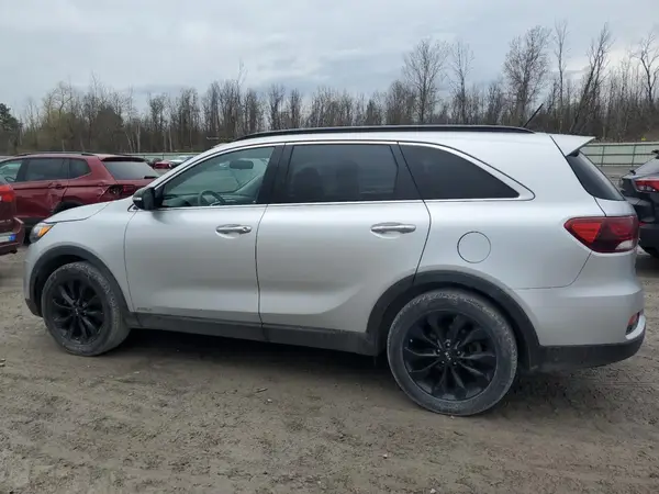 5XYPGDA50KG584618 2019 KIA SORENTO - Image 2