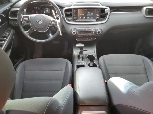 5XYPGDA50KG584621 2019 KIA SORENTO - Image 8