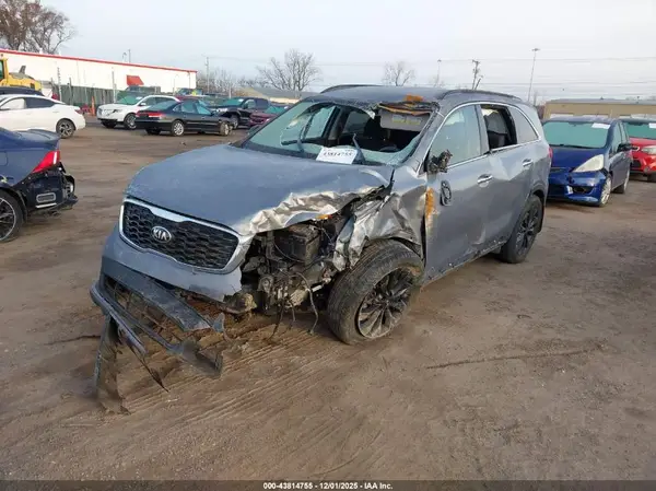 5XYPGDA50KG597837 2019 KIA SORENTO - Image 2