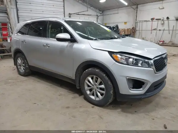 5XYPGDA51GG006924 2016 KIA SORENTO - Image 1
