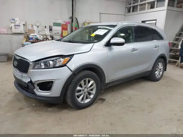 5XYPGDA51GG006924 2016 KIA SORENTO - Image 2