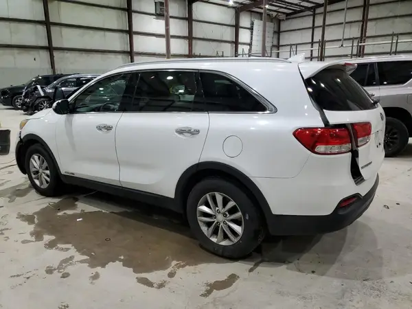 5XYPGDA51GG027868 2016 KIA SORENTO - Image 2