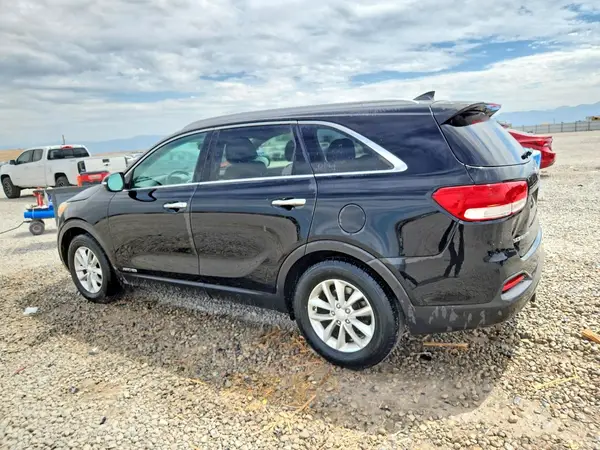 5XYPGDA51GG072227 2016 KIA SORENTO - Image 2