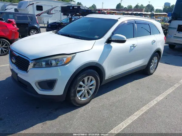 5XYPGDA51GG080862 2016 KIA SORENTO - Image 2