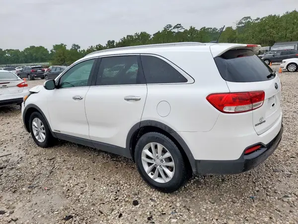 5XYPGDA51GG131017 2016 KIA SORENTO - Image 2