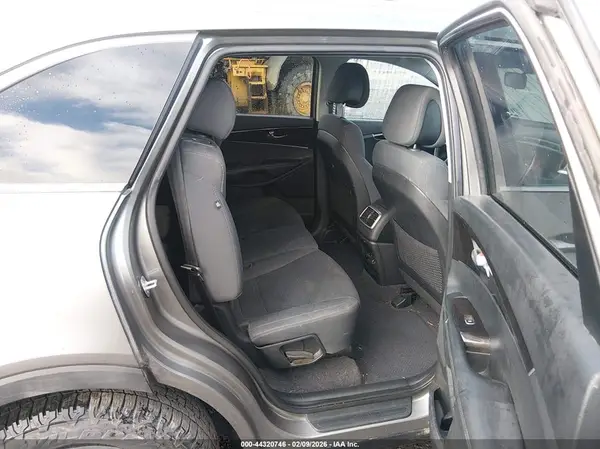 5XYPGDA51GG132037 2016 KIA SORENTO - Image 8