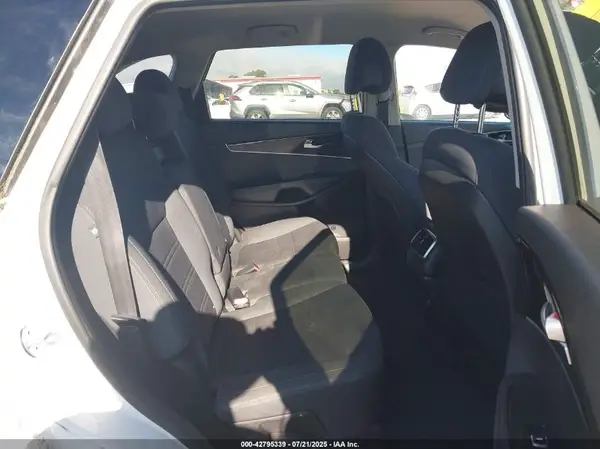 5XYPGDA51GG135486 2016 KIA SORENTO - Image 8