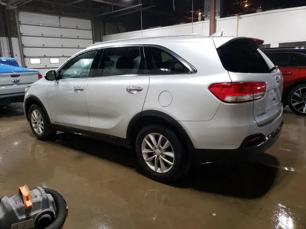 5XYPGDA51GG140204 2016 KIA SORENTO - Image 2