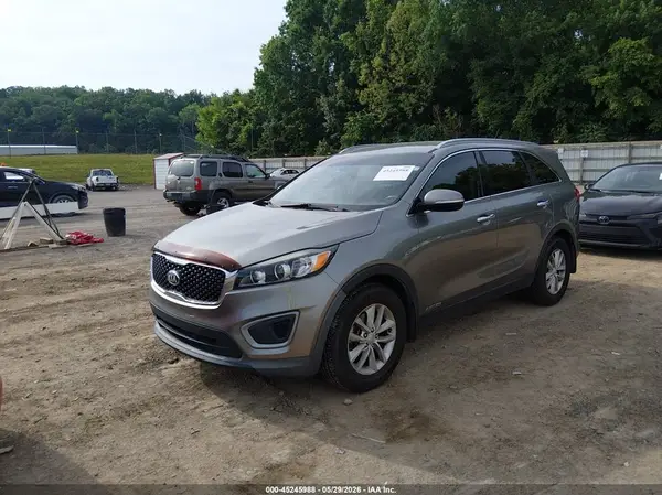 5XYPGDA51GG140932 2016 KIA SORENTO - Image 2