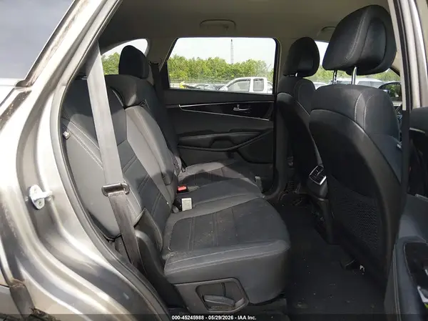 5XYPGDA51GG140932 2016 KIA SORENTO - Image 8