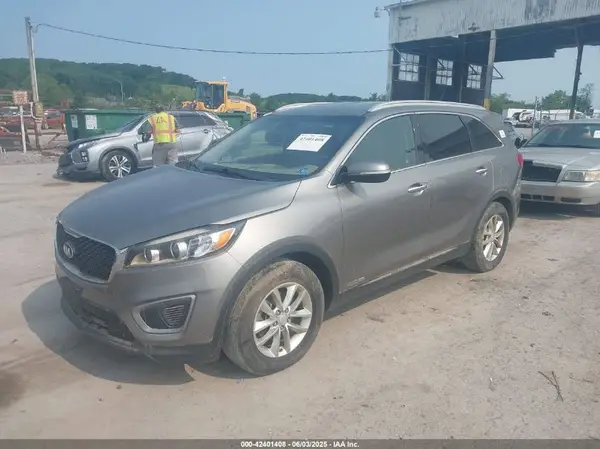 5XYPGDA51GG158444 2016 KIA SORENTO - Image 2