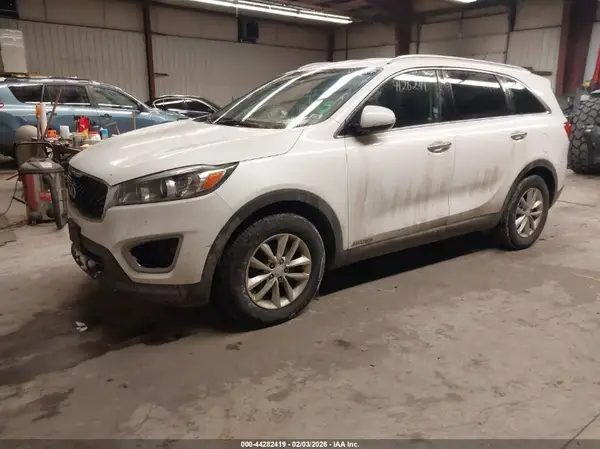 5XYPGDA51GG159836 2016 KIA SORENTO - Image 2
