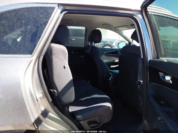 5XYPGDA51GG175518 2016 KIA SORENTO - Image 8
