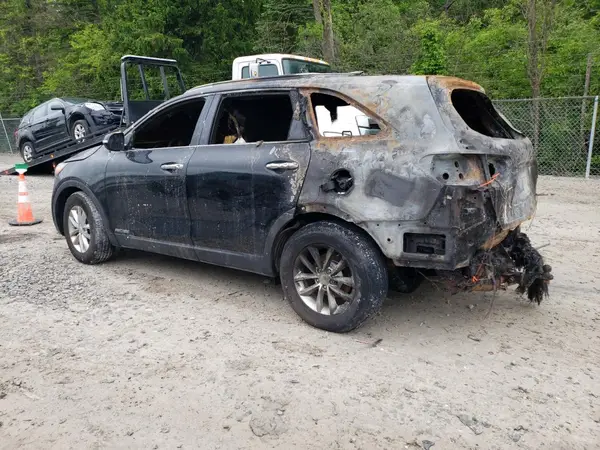 5XYPGDA51GG177088 2016 KIA SORENTO - Image 2