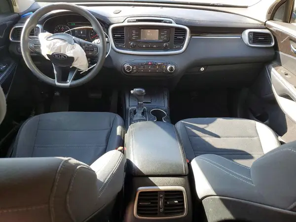 5XYPGDA51GG177978 2016 KIA SORENTO - Image 8