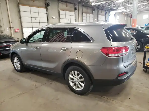 5XYPGDA51HG190537 2017 KIA SORENTO - Image 2