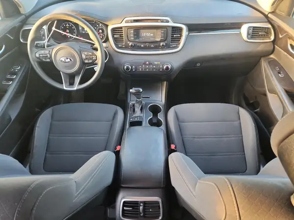 5XYPGDA51HG192532 2017 KIA SORENTO - Image 8