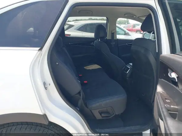 5XYPGDA51HG193468 2017 KIA SORENTO - Image 8