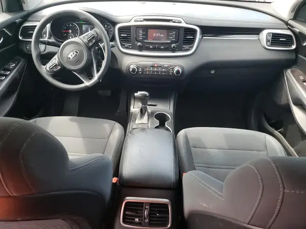 5XYPGDA51HG198170 2017 KIA SORENTO - Image 8
