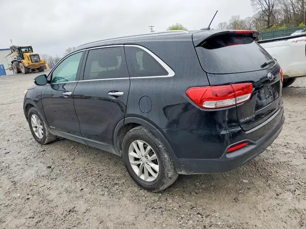 5XYPGDA51HG198332 2017 KIA SORENTO - Image 2