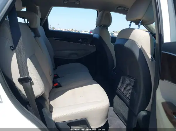 5XYPGDA51HG206607 2017 KIA SORENTO - Image 8