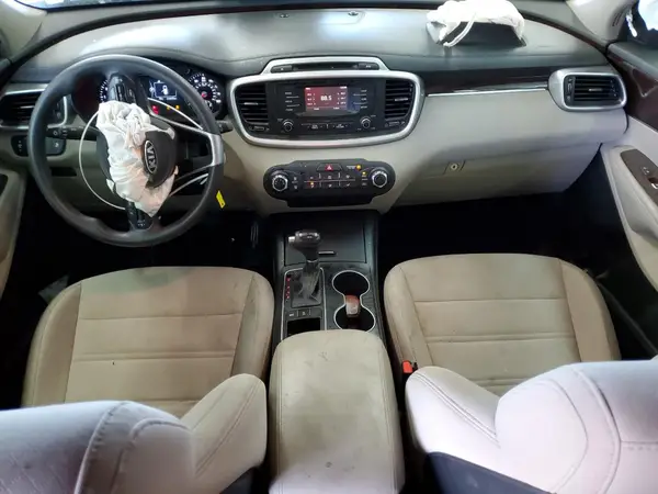 5XYPGDA51HG207529 2017 KIA SORENTO - Image 8