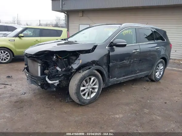 5XYPGDA51HG221737 2017 KIA SORENTO - Image 2