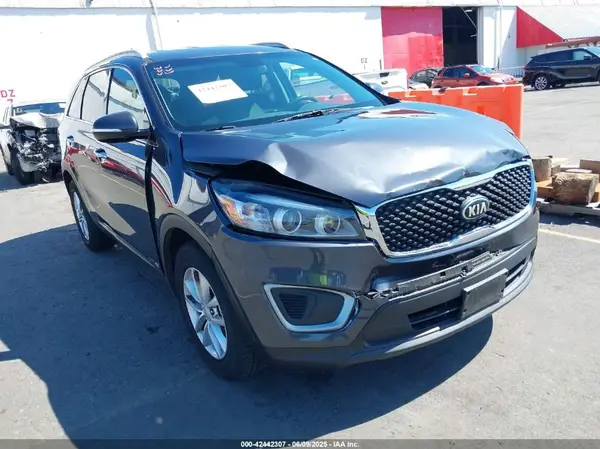 5XYPGDA51HG234651 2017 KIA SORENTO - Image 1