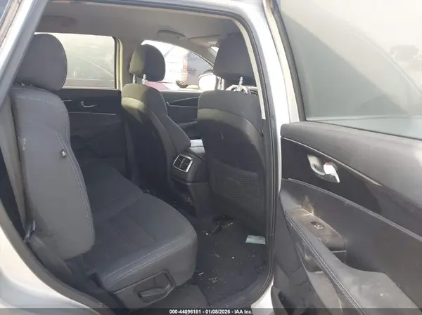 5XYPGDA51HG235248 2017 KIA SORENTO - Image 8