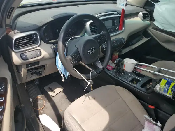 5XYPGDA51HG272591 2017 KIA SORENTO - Image 8