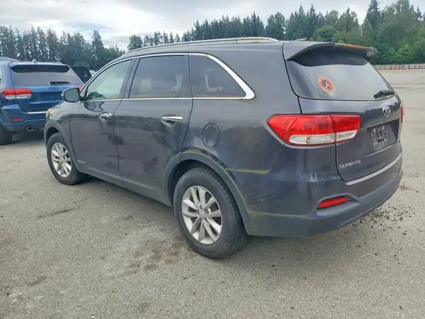 5XYPGDA51HG293294 2017 KIA SORENTO - Image 2