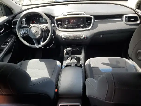 5XYPGDA51HG312605 2017 KIA SORENTO - Image 8