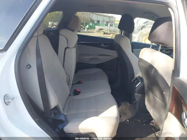 5XYPGDA51HG313379 2017 KIA SORENTO - Image 8