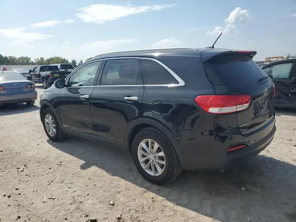 5XYPGDA51HG313415 2017 KIA SORENTO - Image 2